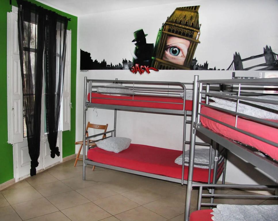 No Limit Hostel Graffiti