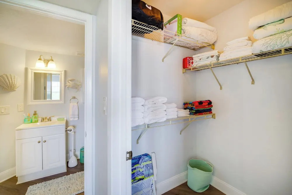 Walk to Canova Beach Park: Couple's Coastal Condo