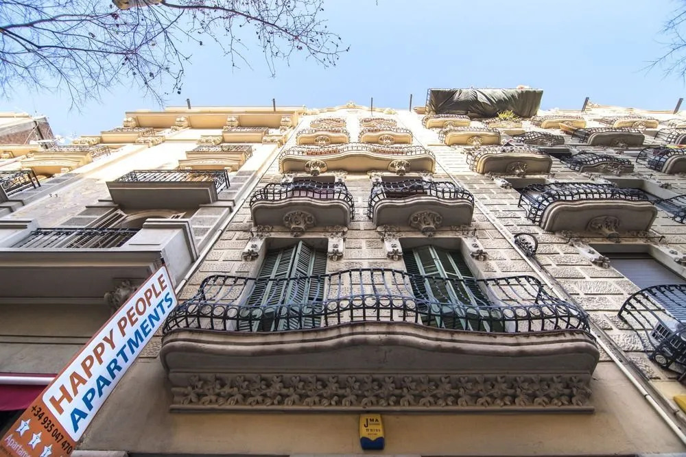 Happy People Sagrada Familia Apartments
