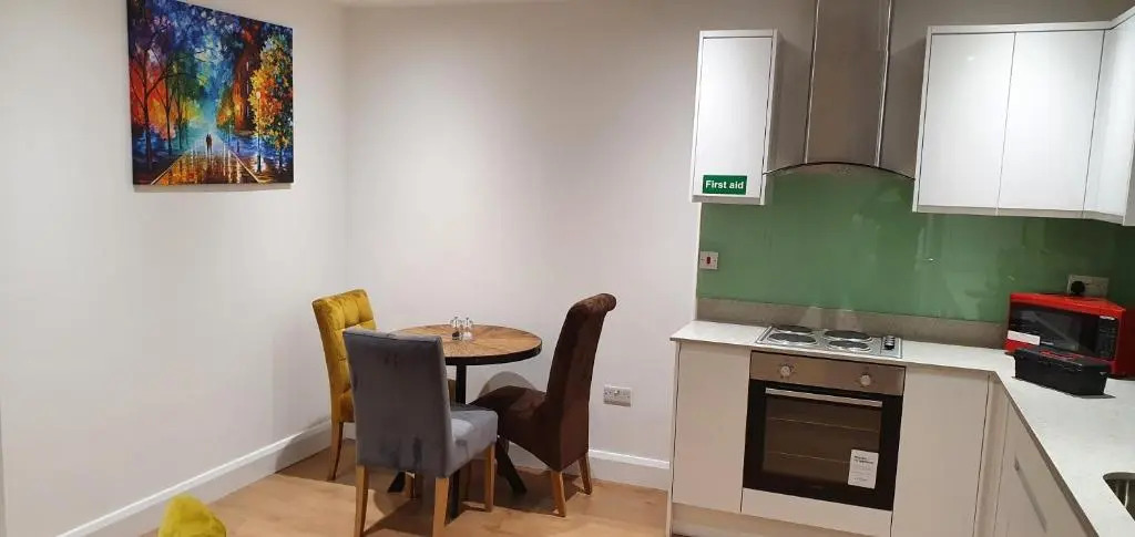 Garland Stylish Apartment 2 In Greater London