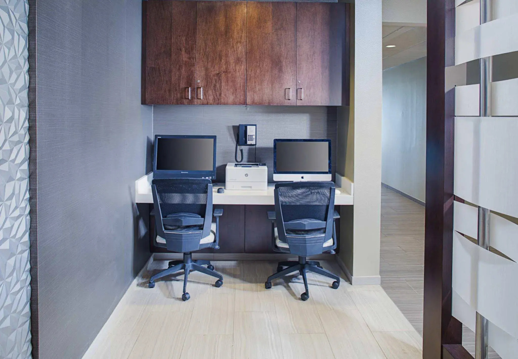 SpringHill Suites by Marriott Carle Place Garden City