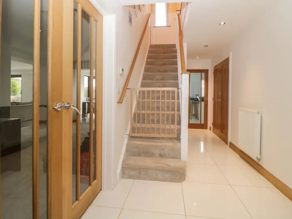 2 White Rock Court