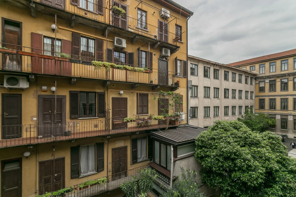 notaMi -  Titty House Crocetta