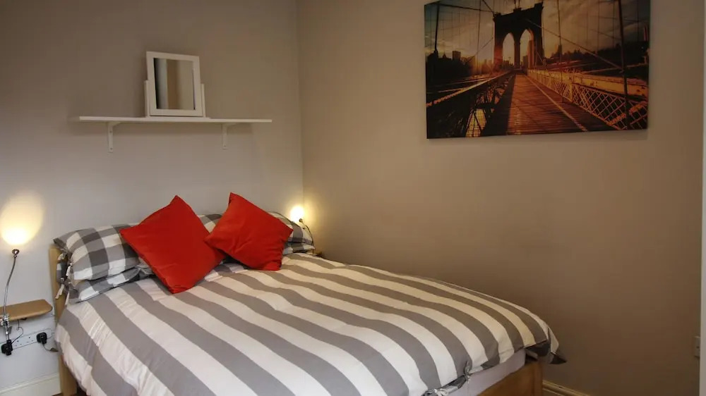 York Road Apartment