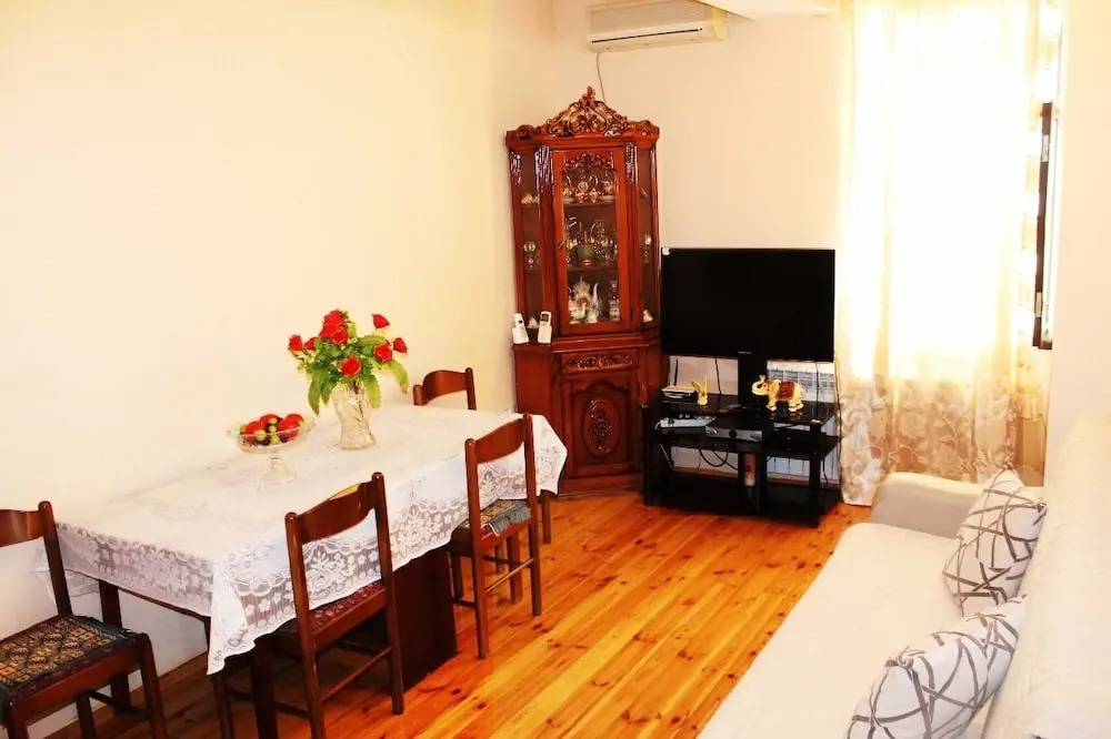 Etnic apartment near Maiden tower center of Baku