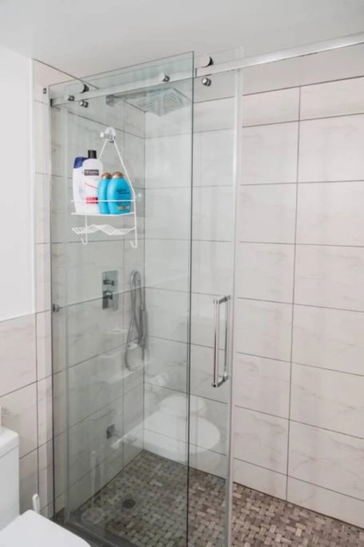 Spacious Family Condo In Swansea, Toronto