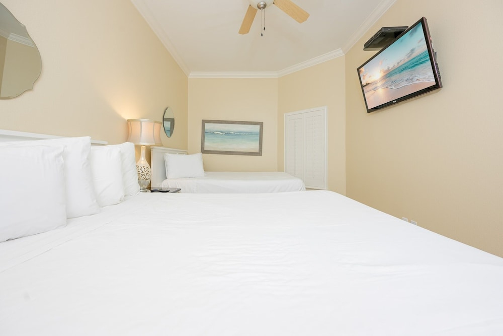 The Oasis 1010 Formerly Phoenix West Ii 1010 3 Bedroom Condo