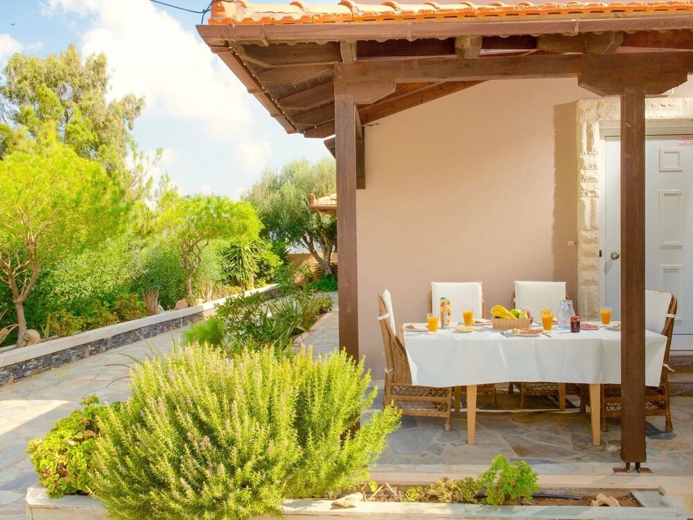 Beautiful Villa With Pool and Tennis Court at Agia Pelagia NW