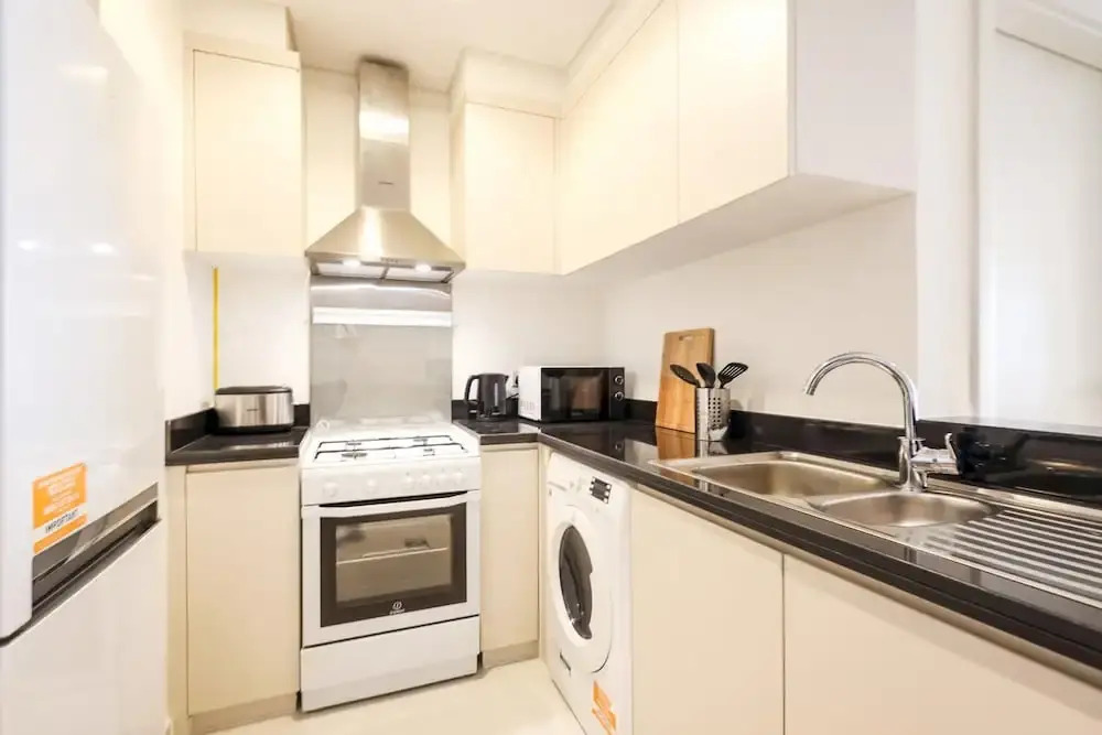 Elite LUX Holiday Homes - Serene Golf View Living 1 BHK in Damac Hills Dubai