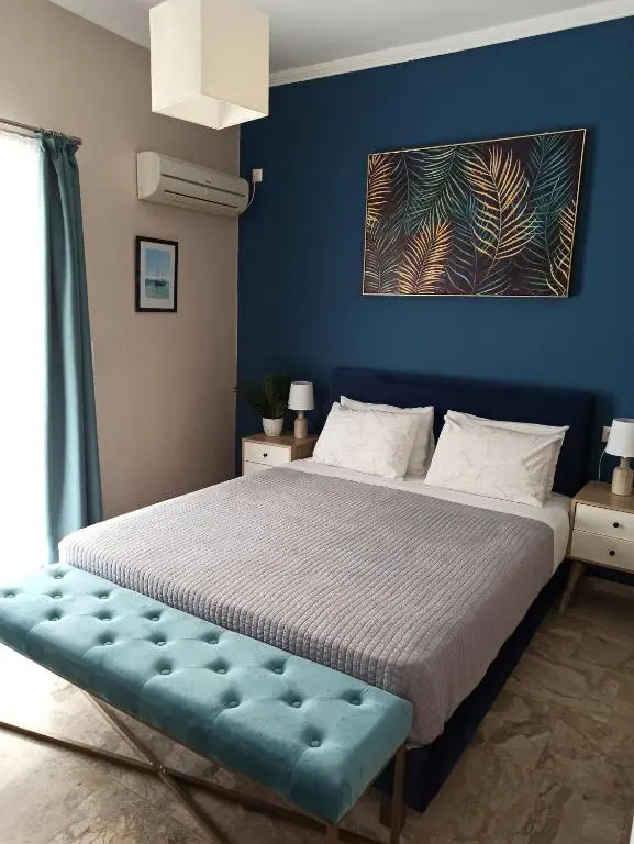Captains Seafront Apartments