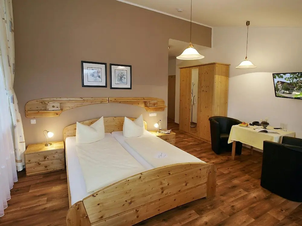 Hotel Restaurant Zum Goldenen Anker mit Hallenbad & Wellnessbereich