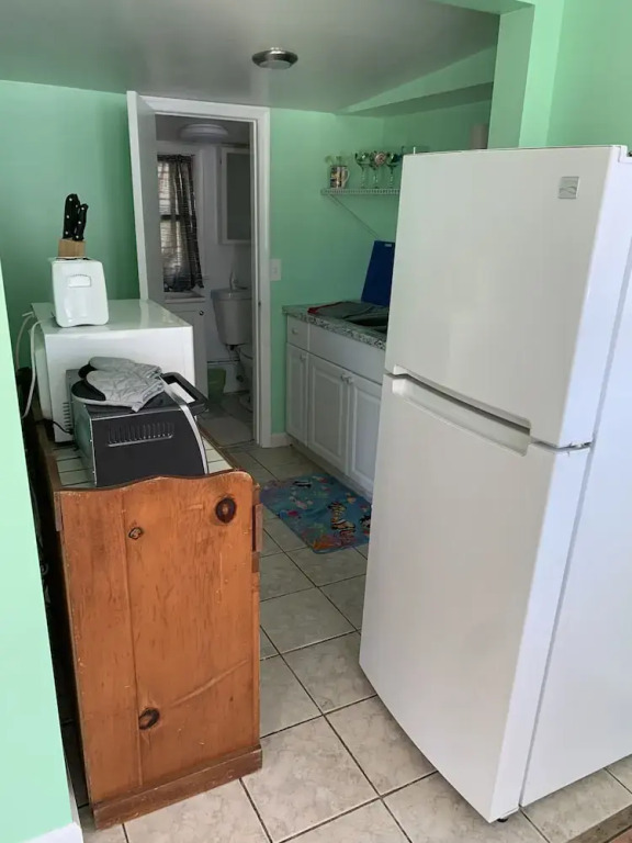 The Boat House - Water Front, Wifi, Pet Friendly 1 Bedroom Home by RedAwning