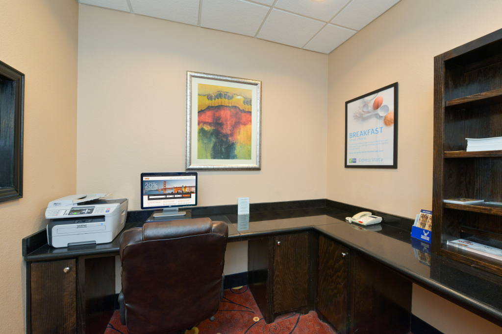 Holiday Inn Express & Suites Royse City - Rockwall by IHG