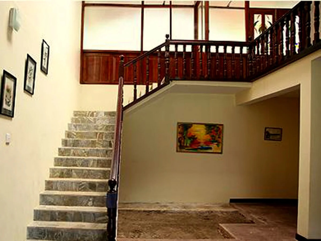 Enison Lodge