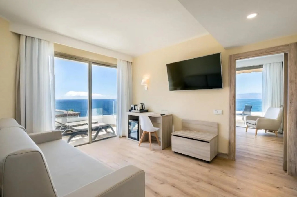Отель Barcelo Santiago - Adults Only