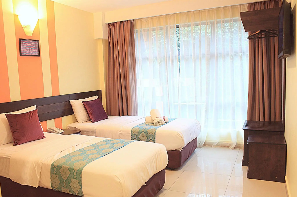 Sun Inns Hotel Meru Raya