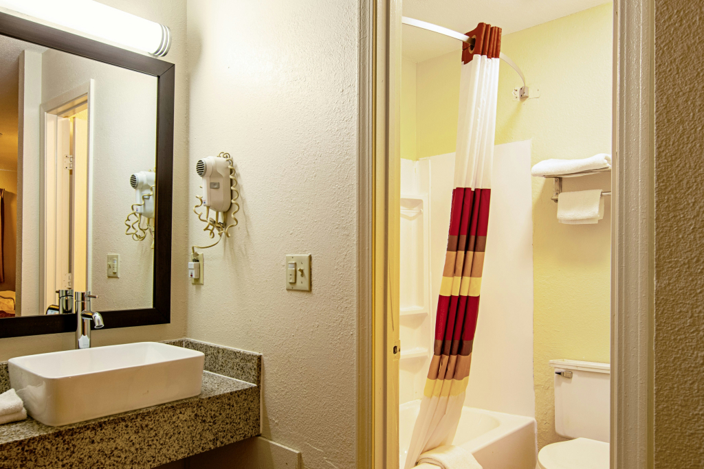 Red Roof Inn Scottsburg