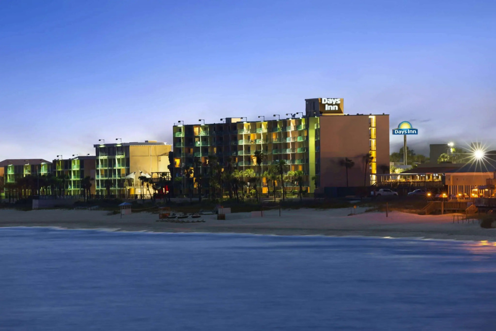 Days Inn by Wyndham Panama City Beach Beachfront Resort