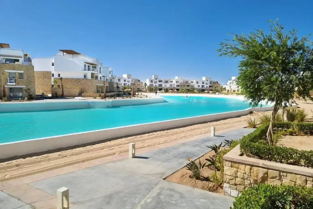 Xuru Stays I Lagoonfront Easy 1bdr @ Swan Lake El Gouna