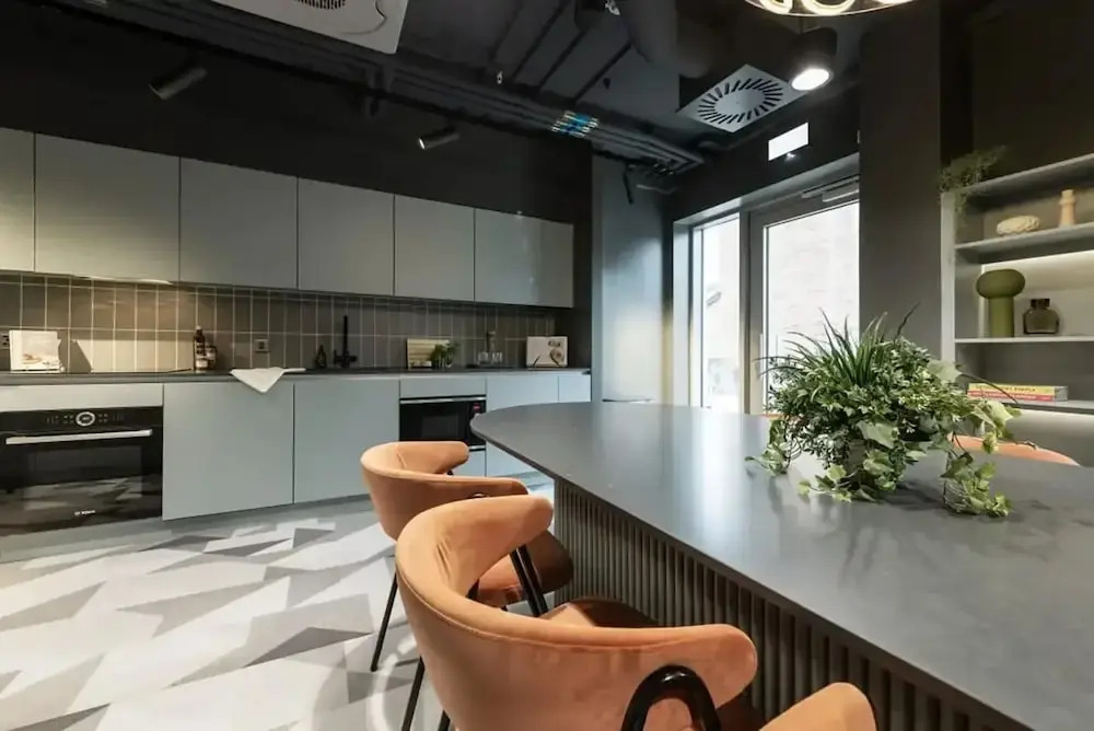 Student Only - Huxley Studios Near Edinburgh City Centre