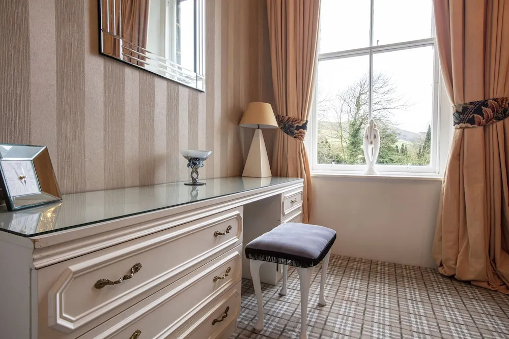 Newton Manor House - Luxury Retreat Sleeps 13