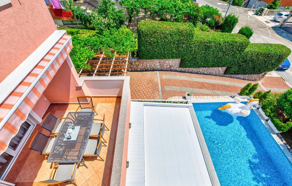 Nice Home in Novi Vinodolski With Wifi and 5 Bedrooms
