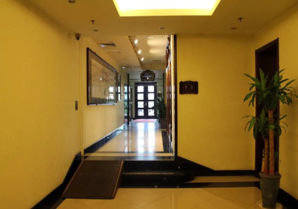 Dong Fang Hotel