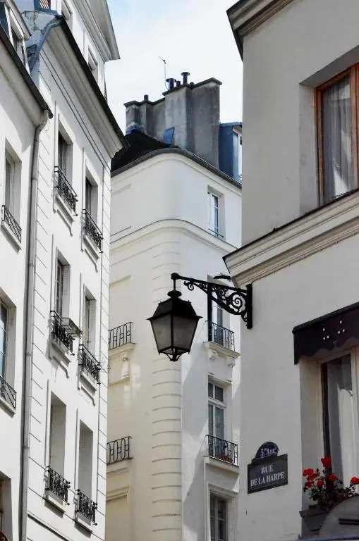 Latin Quarter - Saint Michel Unit 004