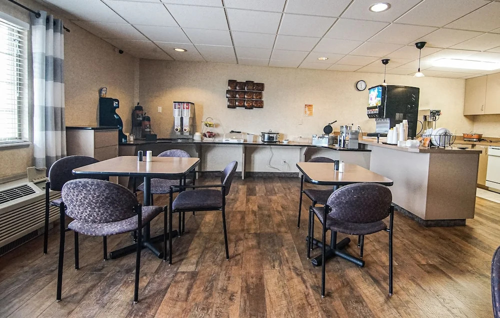 Airport Value Inn and Suites