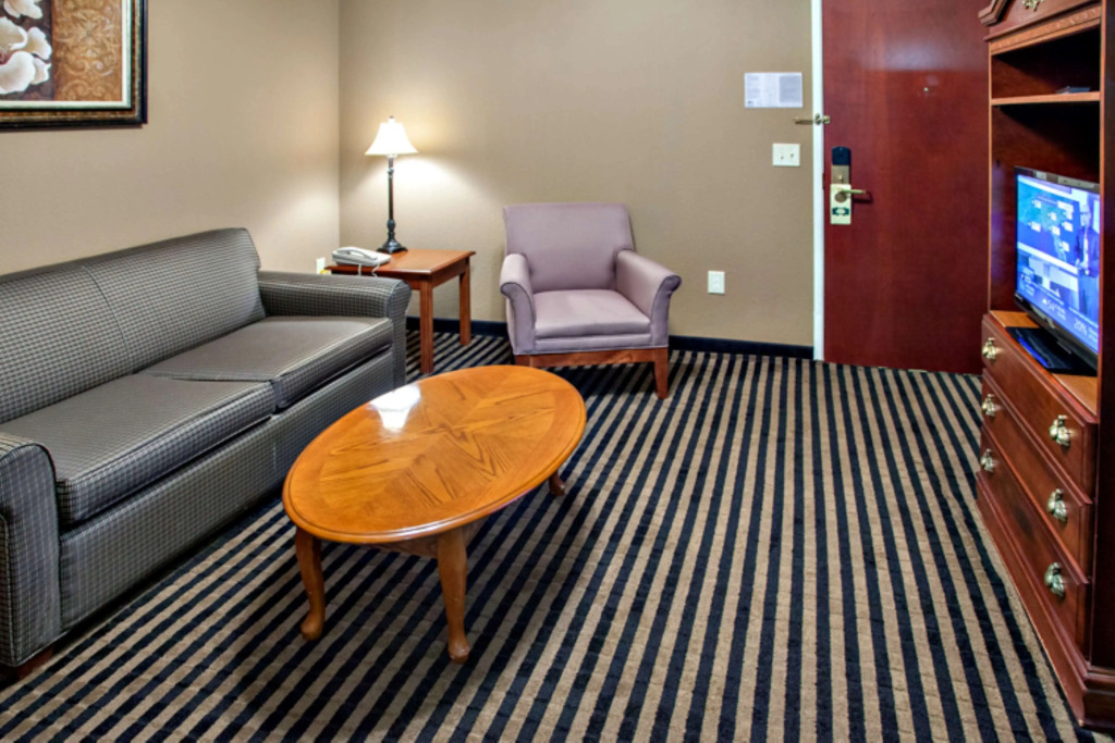 Mountain Inn & Suites Flat Rock