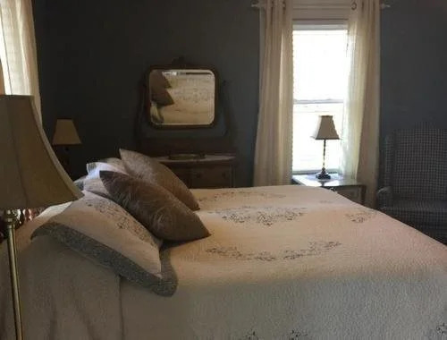 MiddleRidge Bed and Breakfast