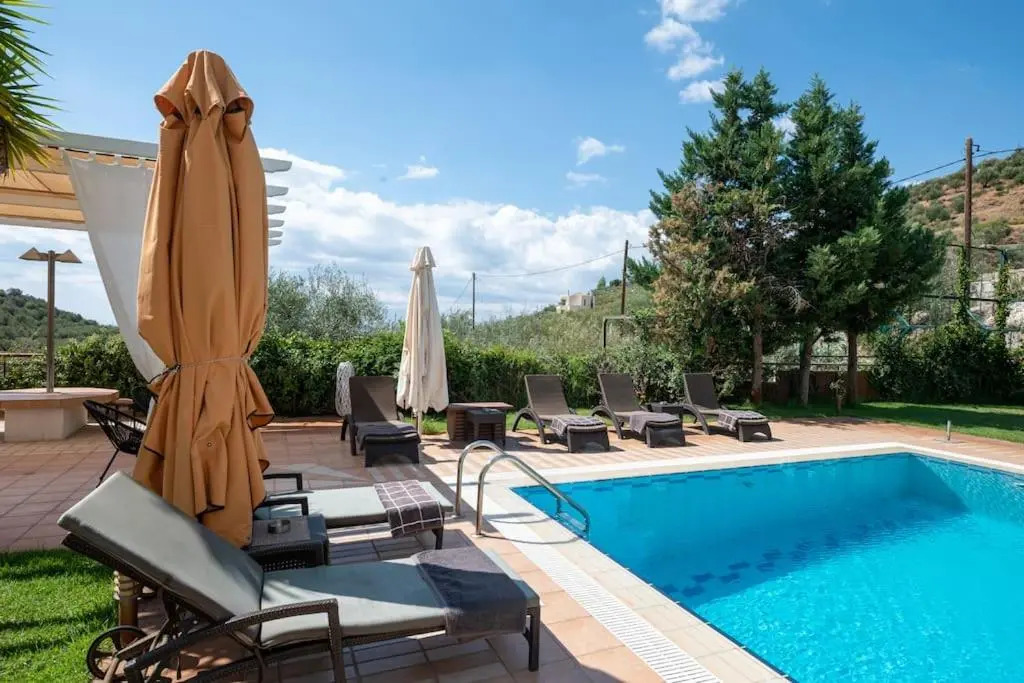 Luxurious 4bedroom Villa Kerezenia