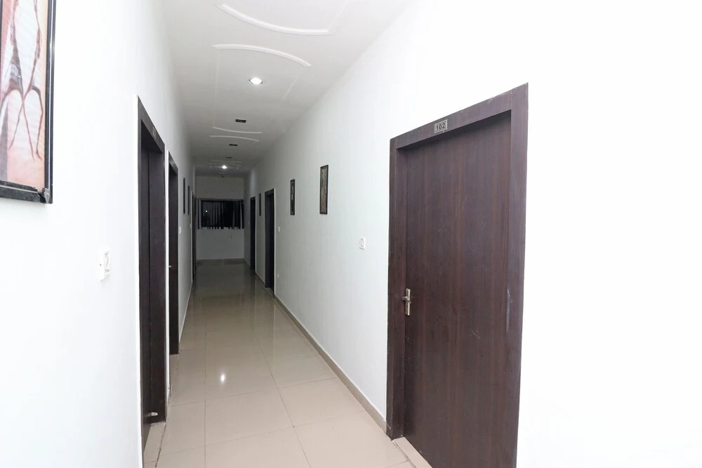 Hotel Ojus Tower by OYO Rooms