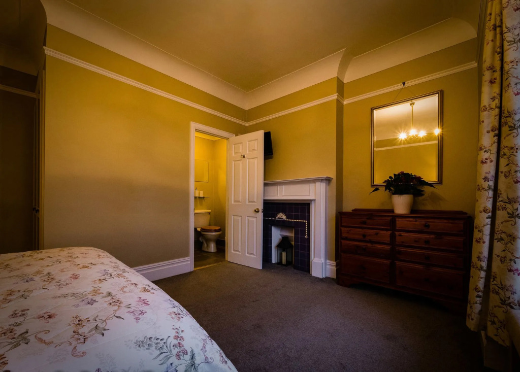 Sandfield House