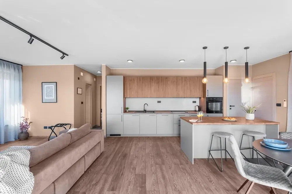 Apartment near beach with sea view