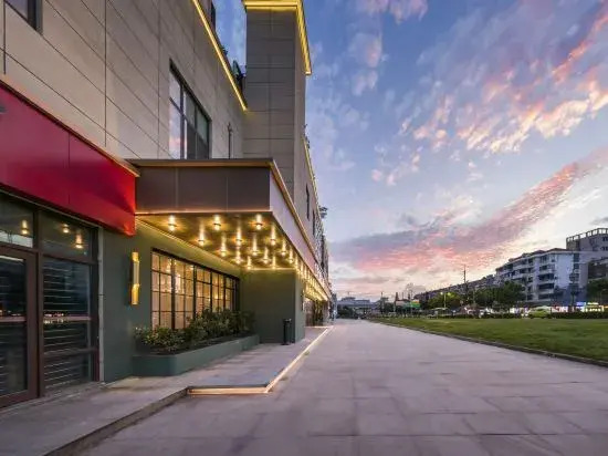 Orange Hotel