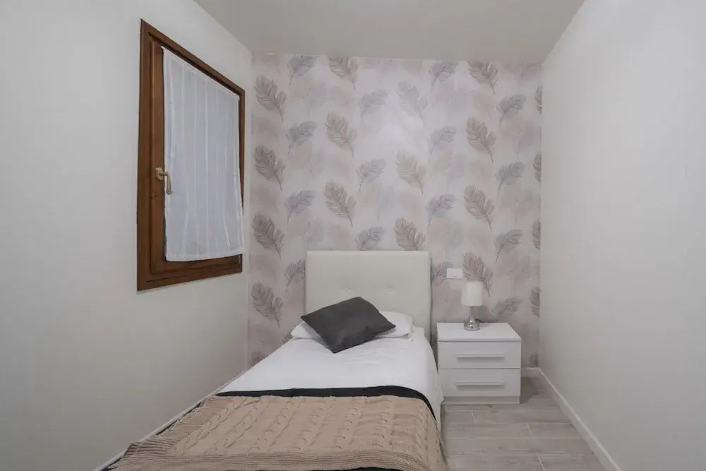 San Marco Style Canal View Apt 1 by Wonderful Italy