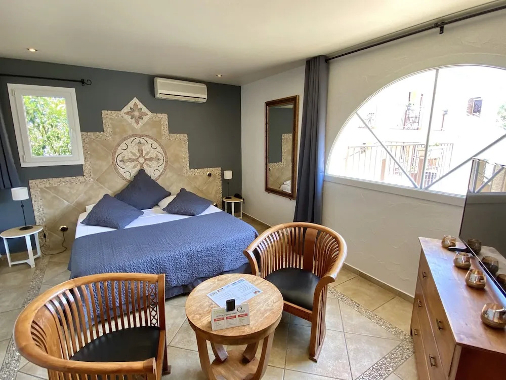 Logis Hôtel Les II Mas - Perpignan Sud