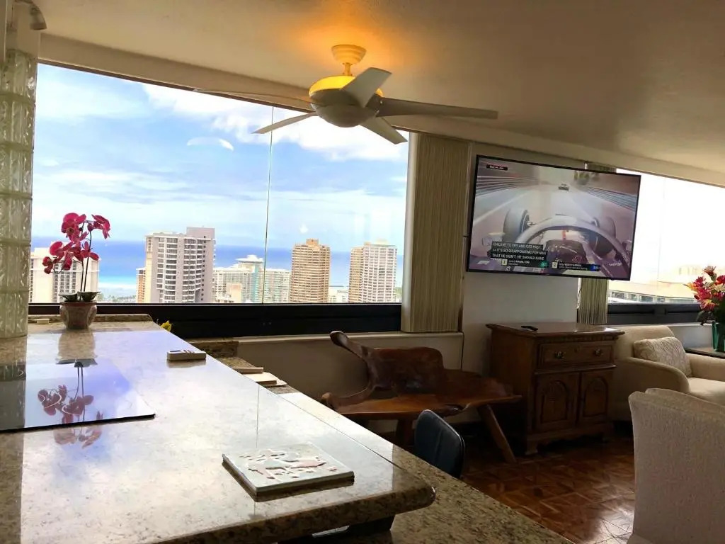 Hawaiian Monarch Penthouse 3bedroom