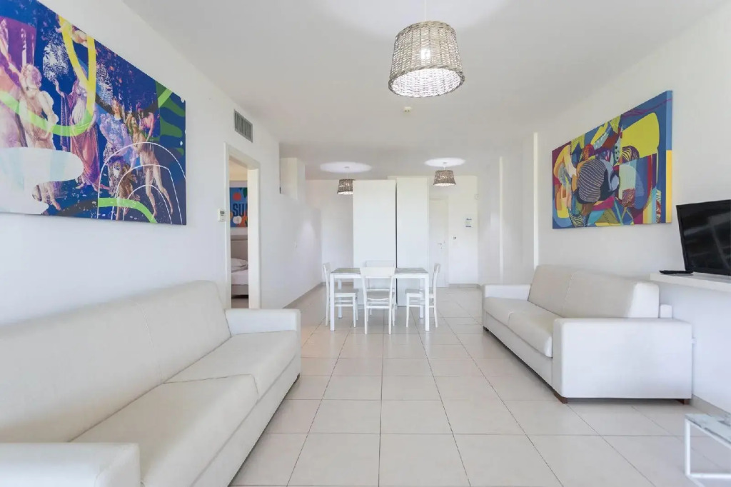 19 Summer Suites