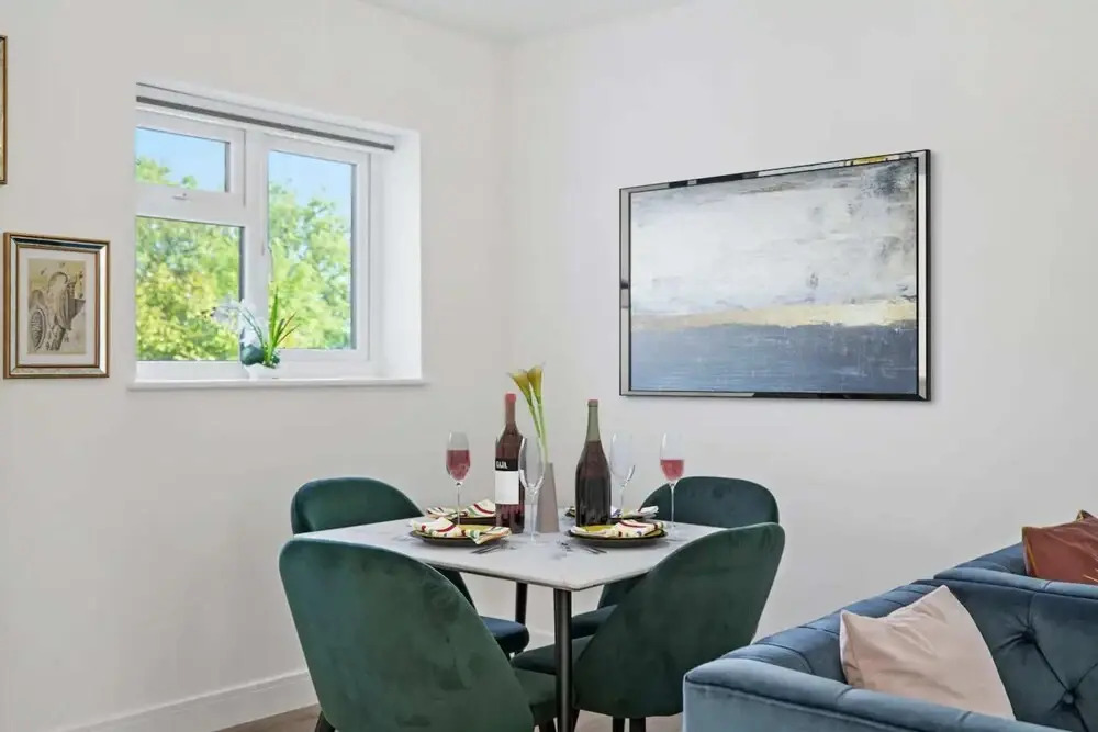 Gorgeous 3 Bedroom Duplex Apartment in West London