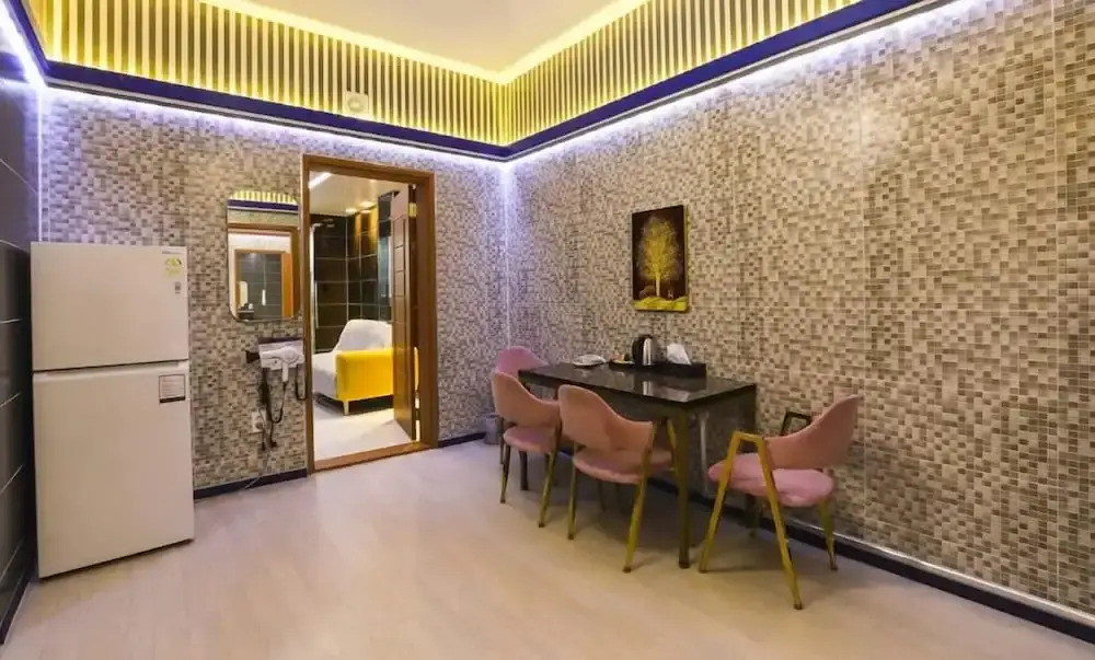 Hotel Eat Com