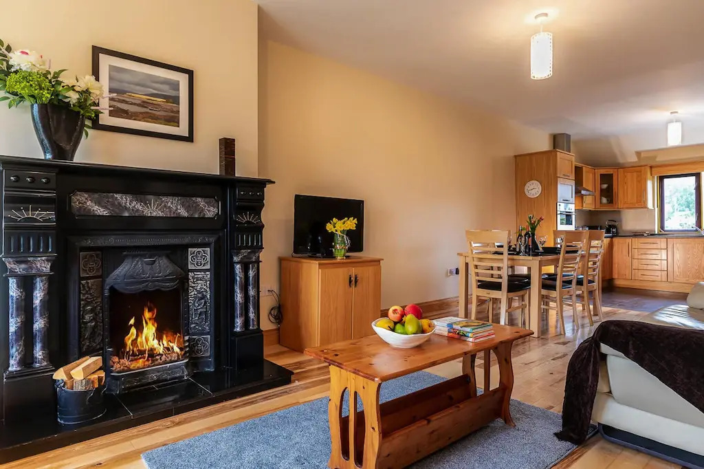 Semi-detached house, Kenmare