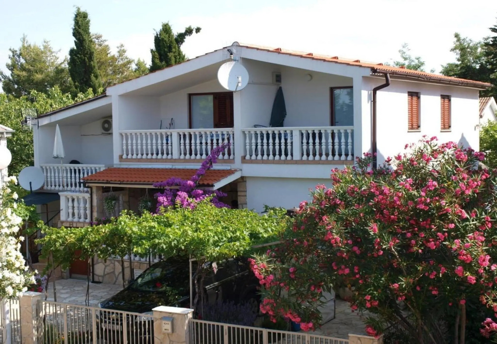 Dobri - 500 m from beach - A4(2+2)