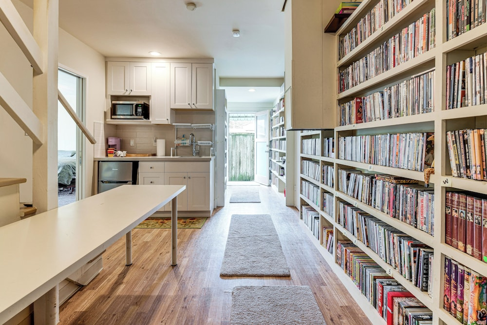 Casa Luna - Mtn Views in South San Francisco!