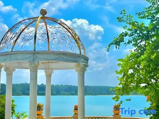 Jin Bi Property Joyful Homestay (Dongning Haifahu Island Store)