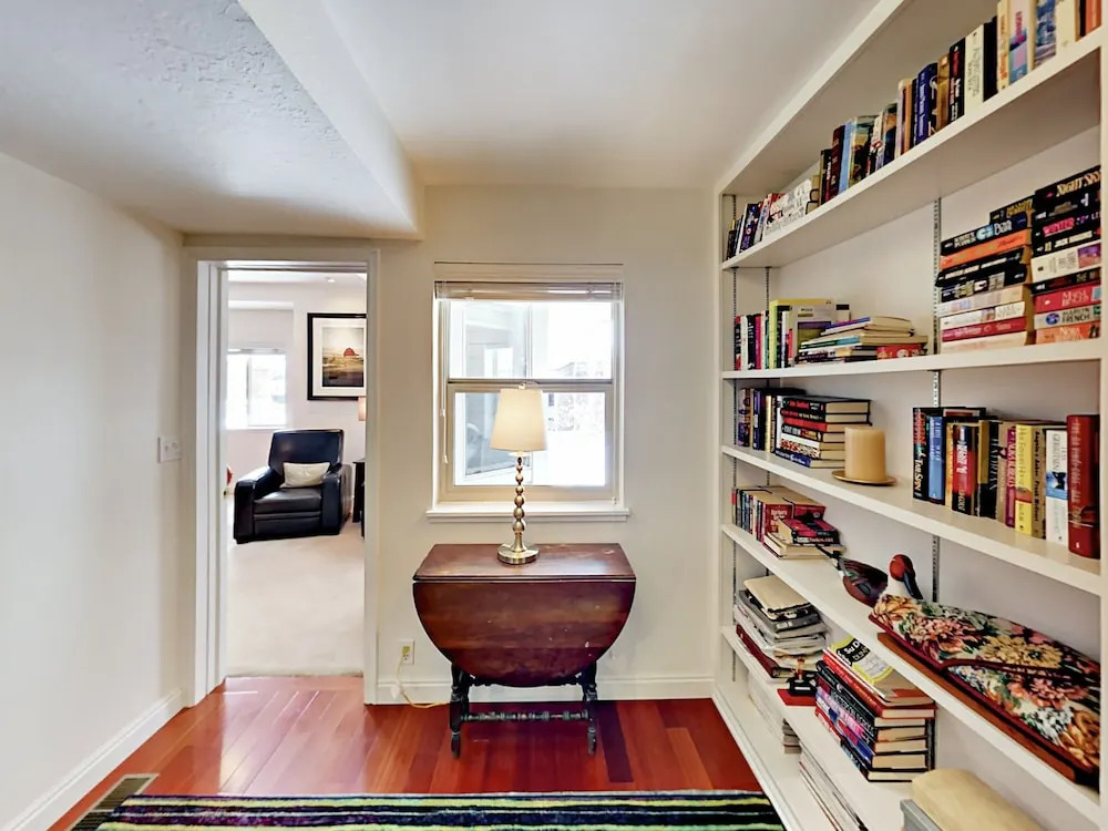 Large Near Shuttle To Slopes & Sundance 5 Bedroom Home