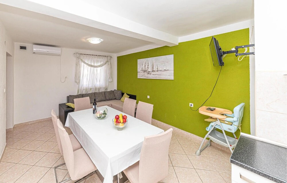 Awesome Home in Vinisce With Outdoor Swimming Pool, Wifi and 5 Bedrooms