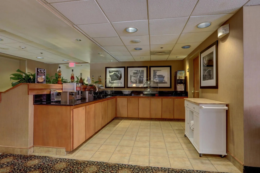 SureStay Plus Hotel by Best Western Chicago Lombard