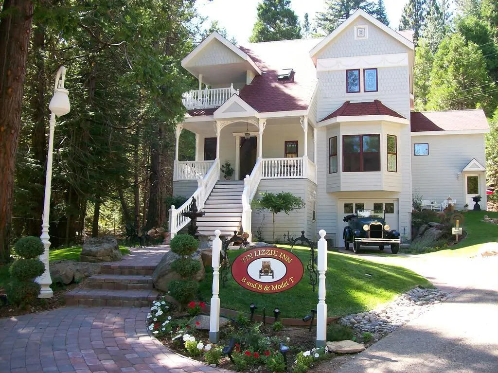 Tin Lizzie Inn